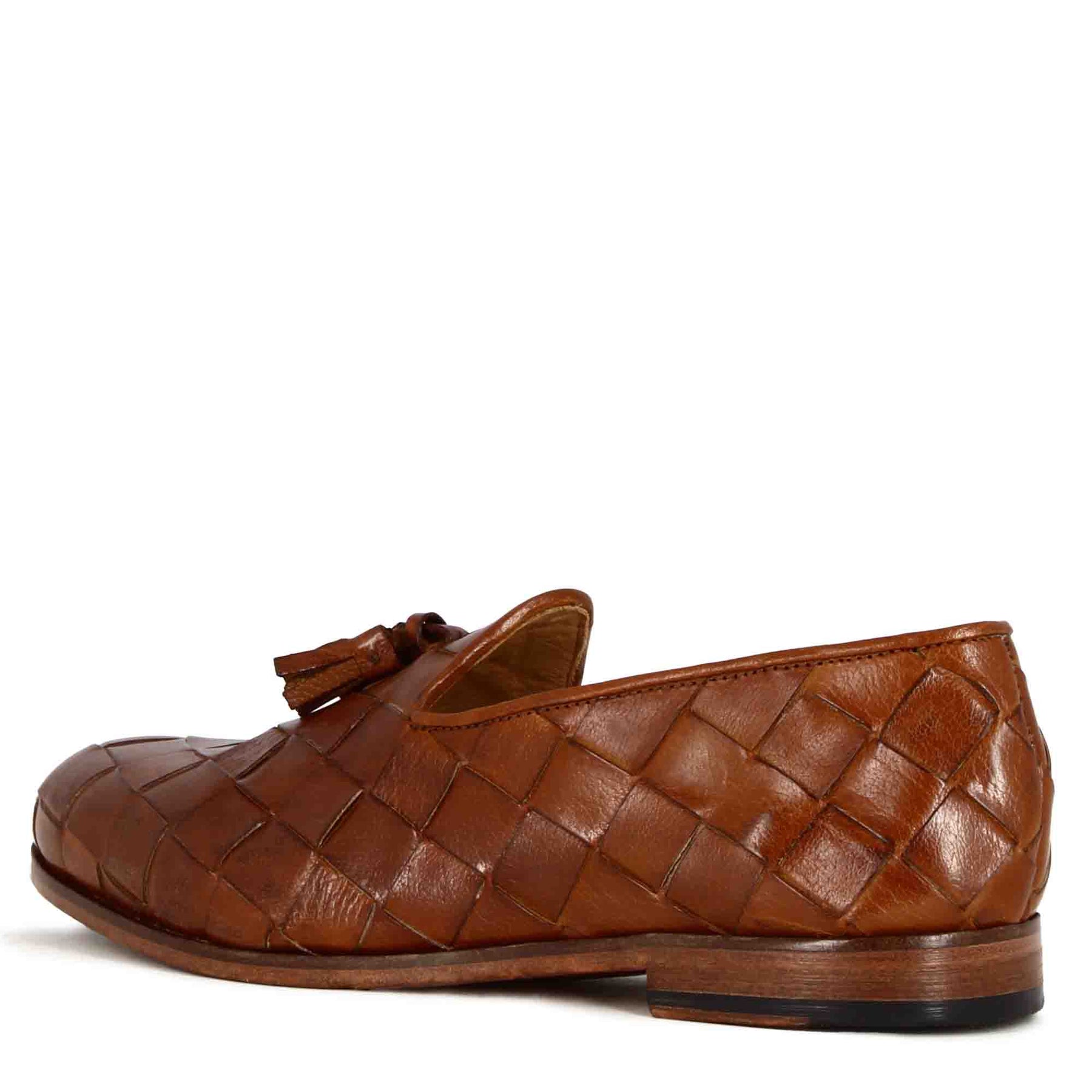 Men's loafers with tassels in light brown woven leather